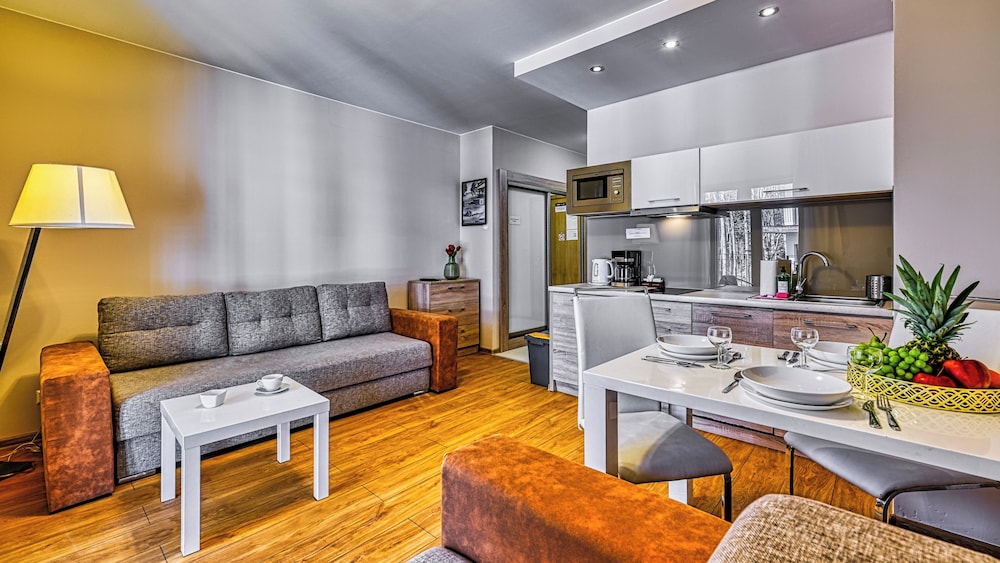 Apartment (255)