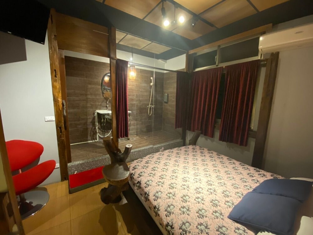 Comfort Double Room, Private Bathroom (302) photo 1