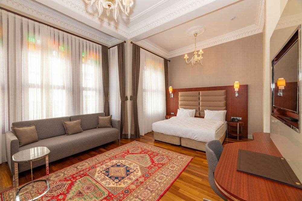 Junior Studio Suite, 1 Double Bed photo 3