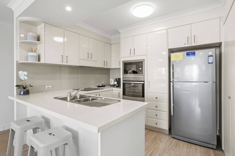 2 Bedroom Superior Ocean View Apartment - Photo 8
