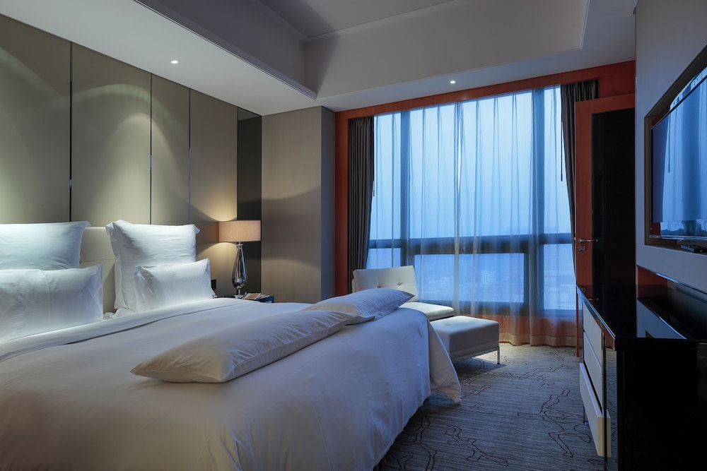 Superior Room, 1 King Bed