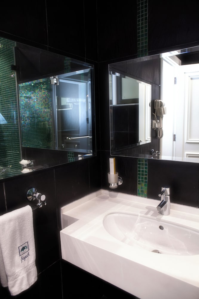 Superior Suite, Multiple Beds photo 3