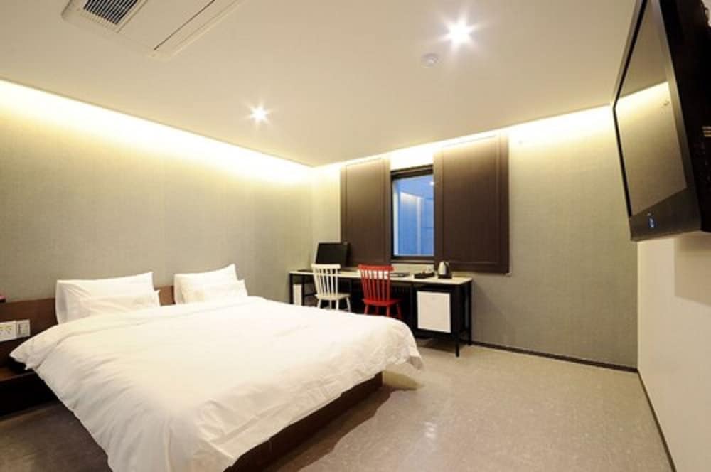 Double Room - Pay at property does not accept credit card. photo 3