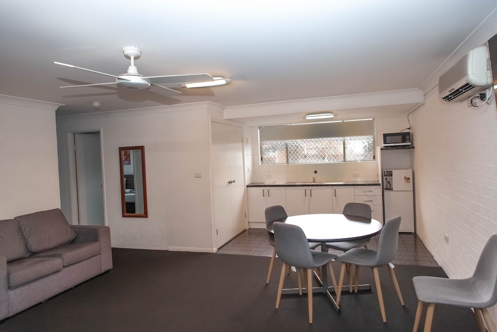 Executive 2 Bedroom Apartment photo 3
