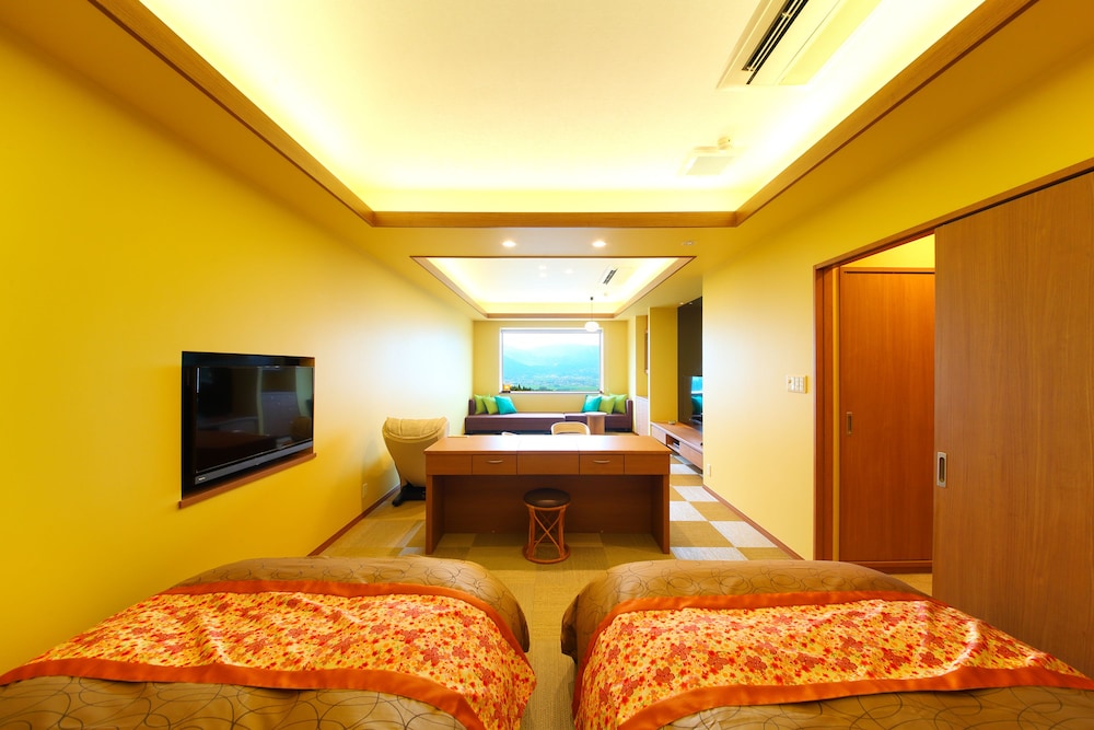 Standard Room w/Tatami Area&Mountain View -Main Bldg- Hanayoshi Area (Allergy/Vegan option N/A) photo 3