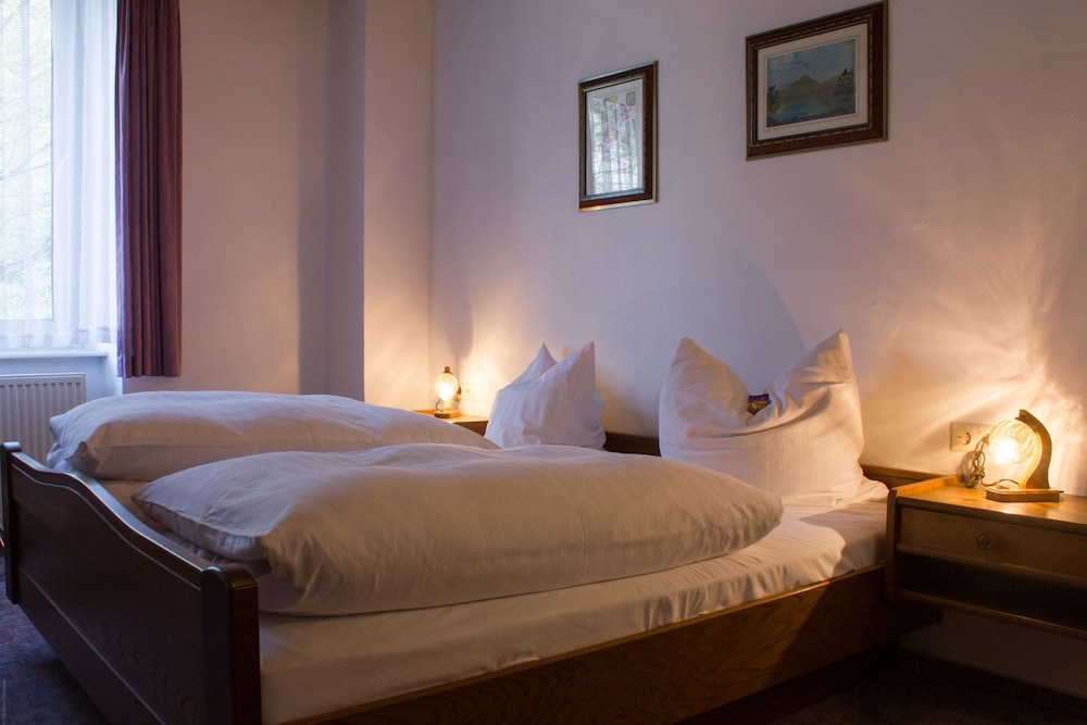 Basic Double Room photo 2