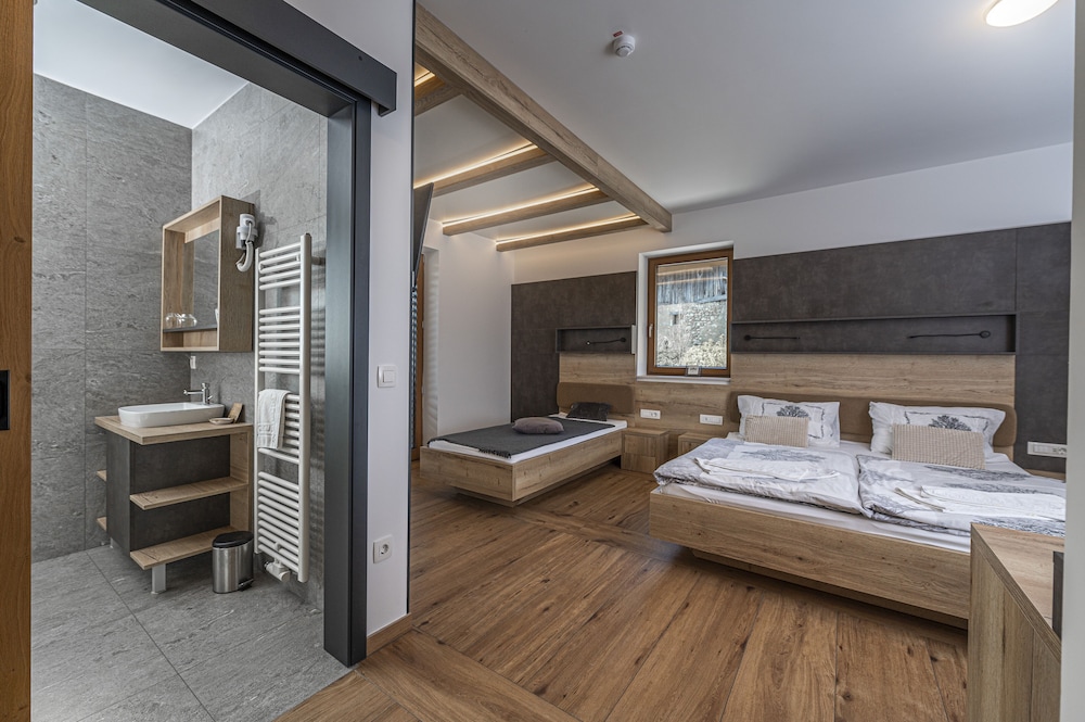 Panoramic Triple Room photo 2
