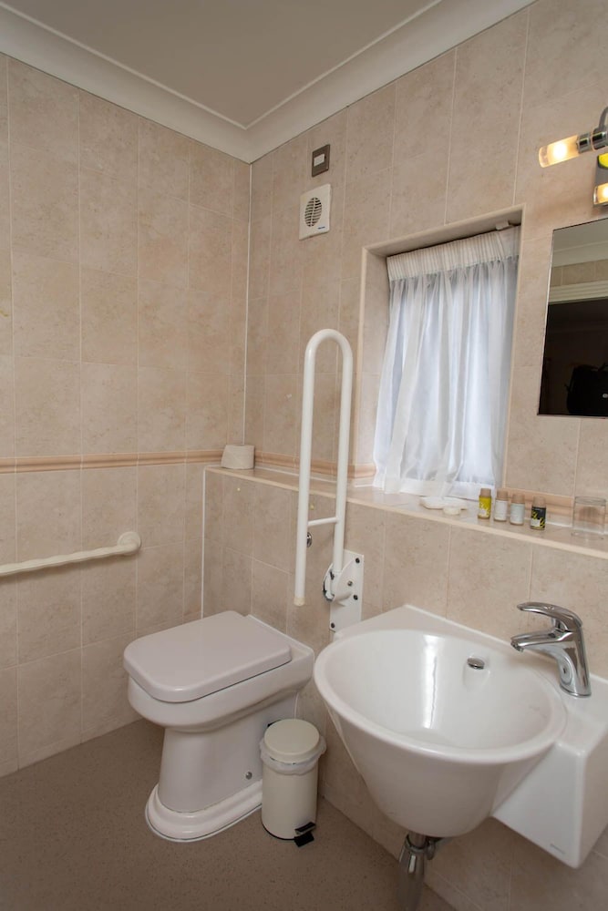 Superior Twin Room, Accessible photo 3