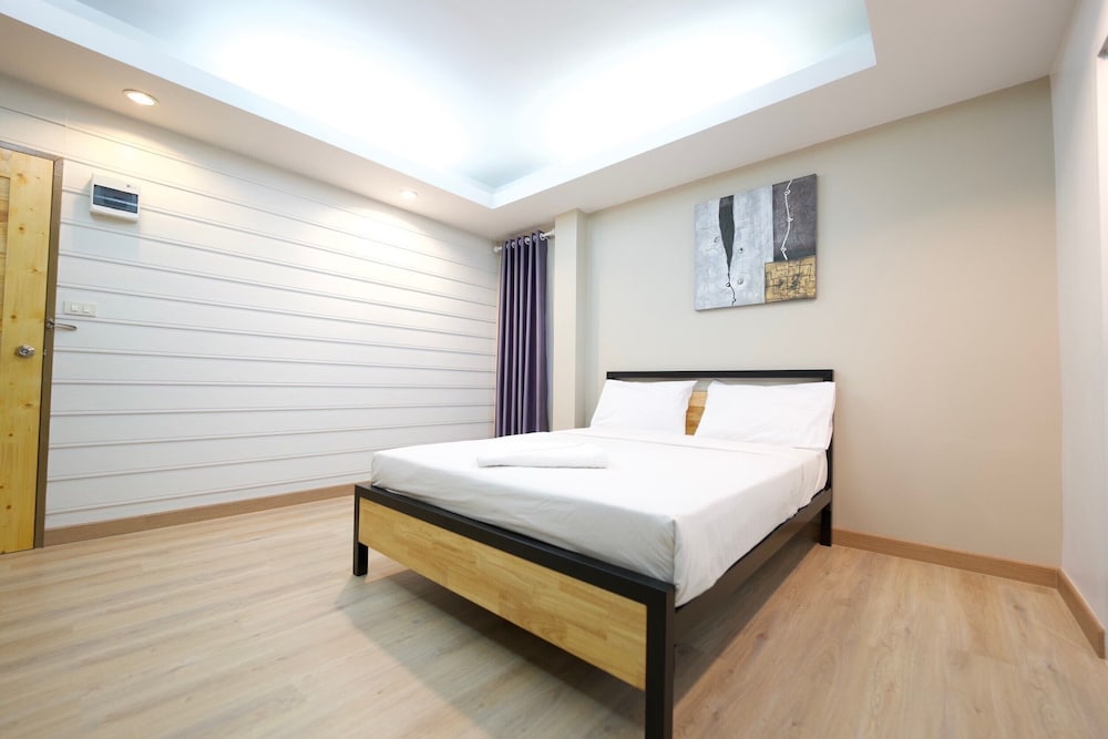 Single Room, Balcony, City View