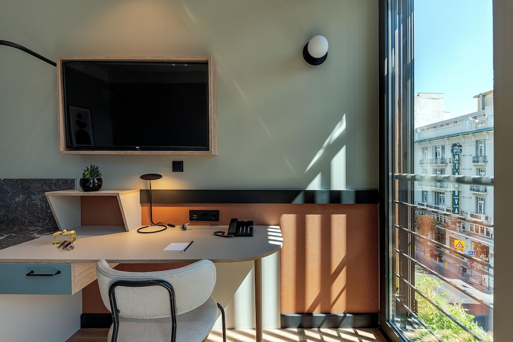 Supreme Double/Twin Room with City View - Photo 6