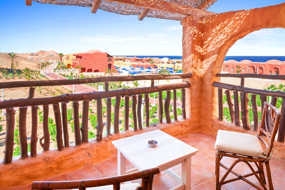Superior Double or Twin Room, Pool View