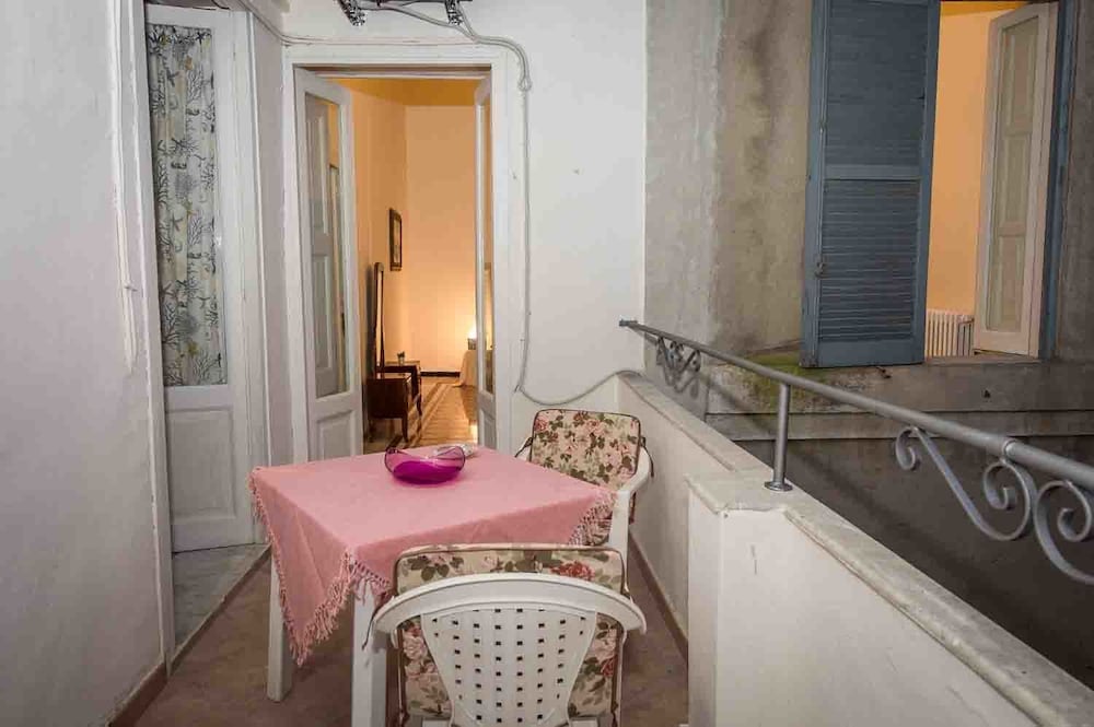 Family Triple Room, 2 Bedrooms, Private Bathroom, Courtyard Area photo 3