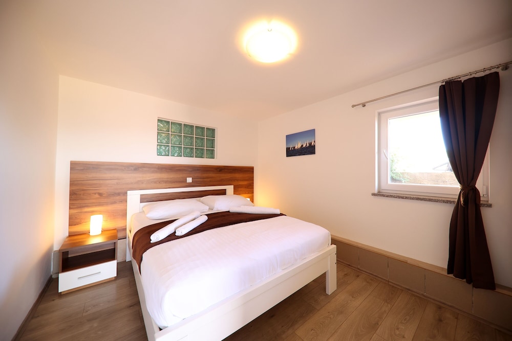 Suite, Terrace, City View
