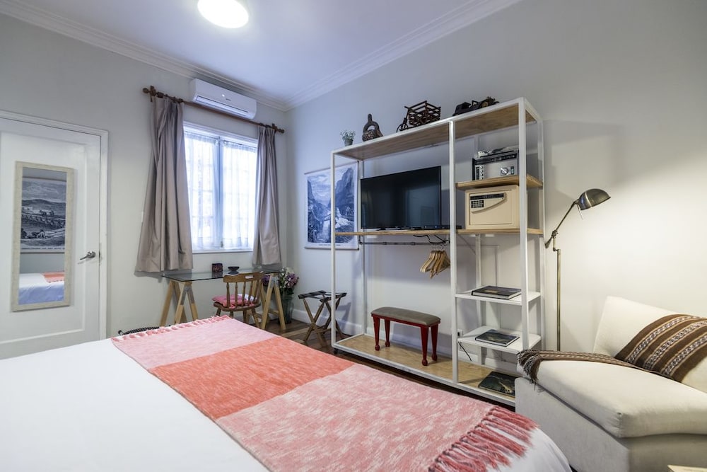 Double Room, 1 King Bed, Bathtub photo 1