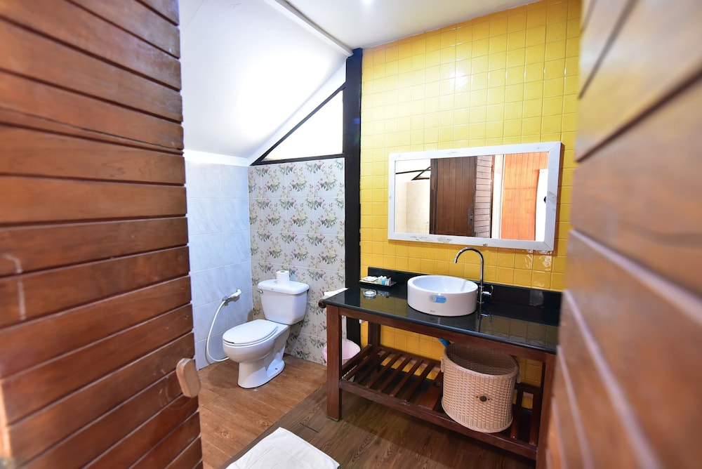 Beachfront Bungalow photo 3
