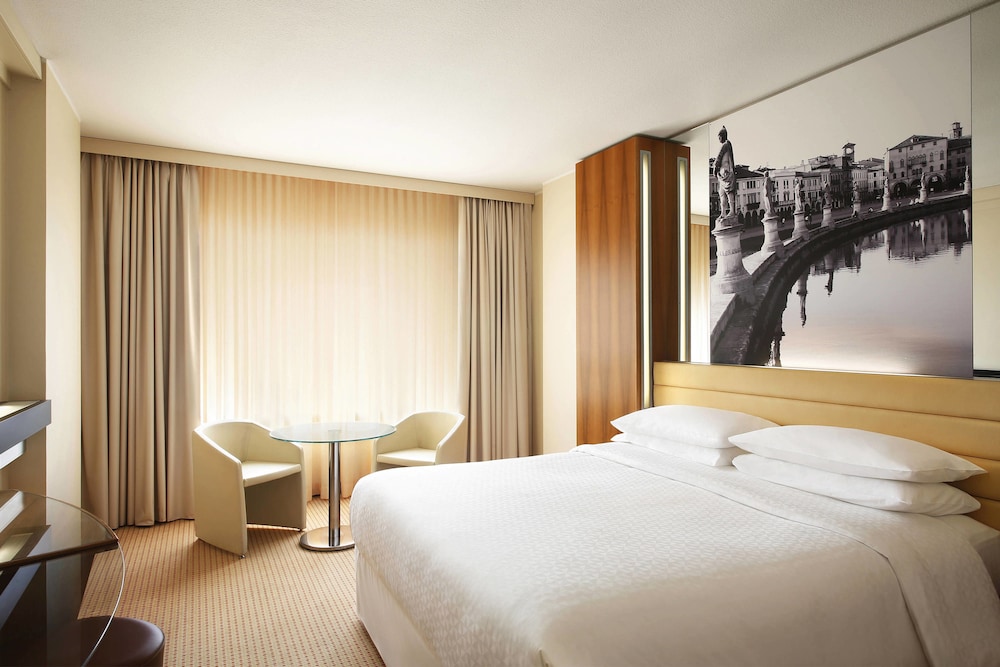 Deluxe Room, 2 Twin Beds