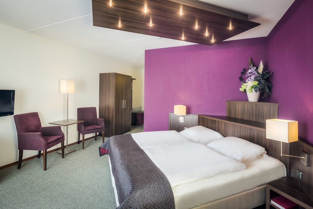 Executive Room - Photo 1