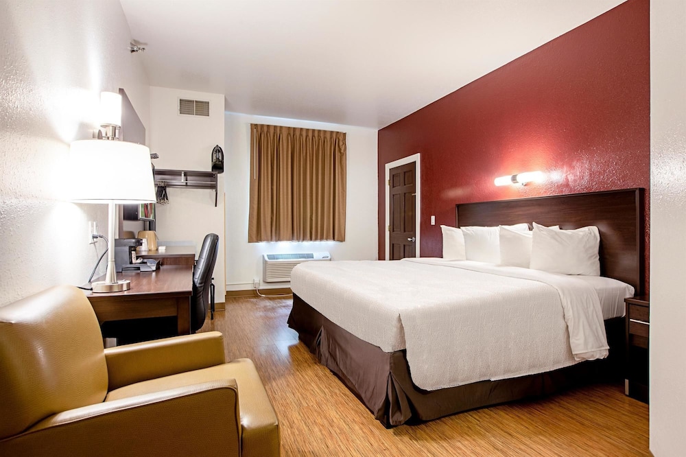 Deluxe Single Room, 1 King Bed, Non Smoking - Photo 3