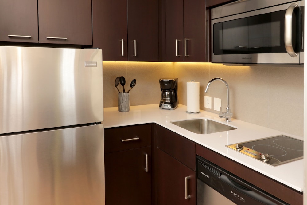 Suite, 1 Bedroom, Kitchen (Single Sofa) photo 2