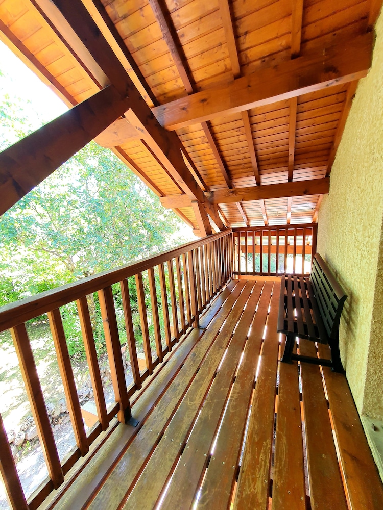 Family Room, Balcony (Reflets Sur L'Eau) photo 3