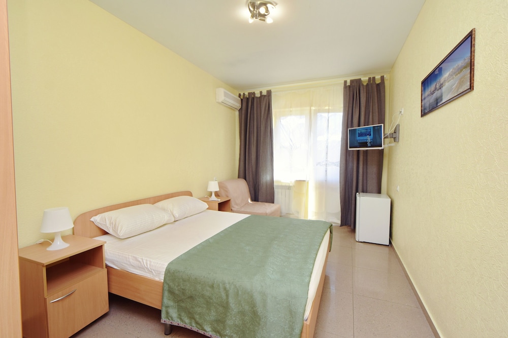 Standard Triple Room, Balcony photo 1