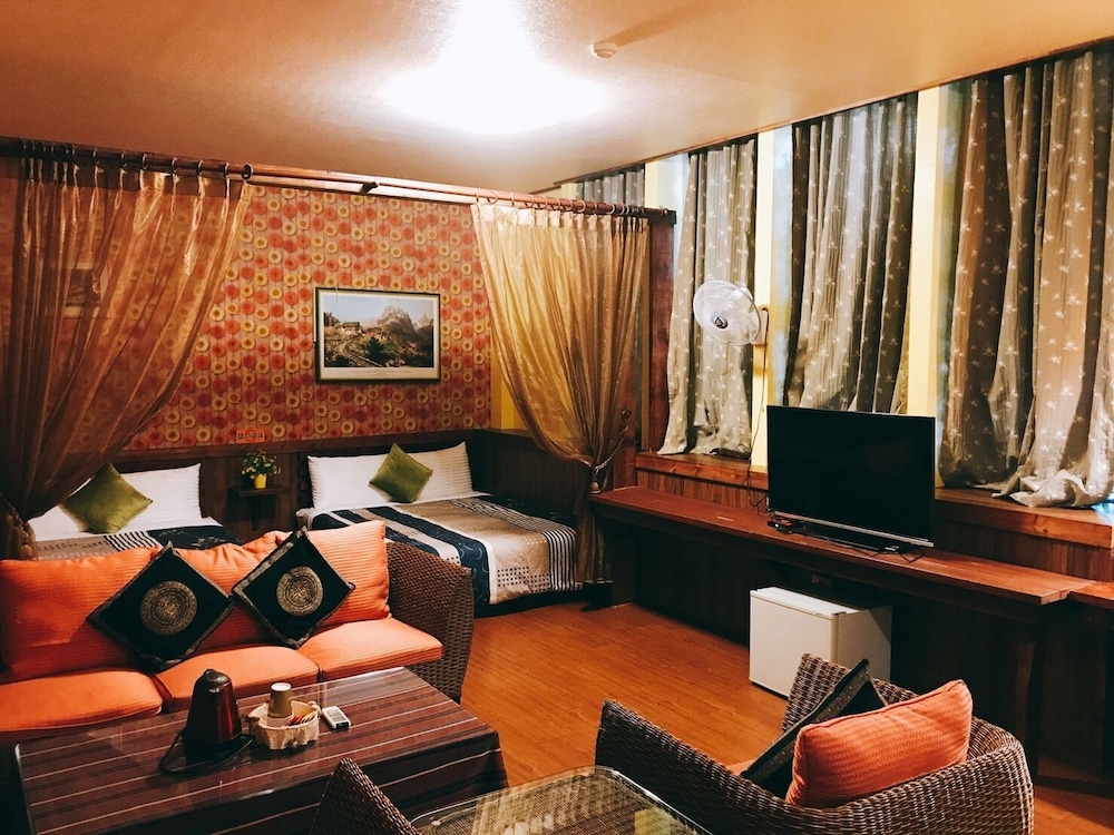 Deluxe Quadruple Room - Photo 2