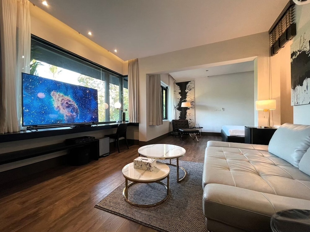 Grand Suite, Garden View