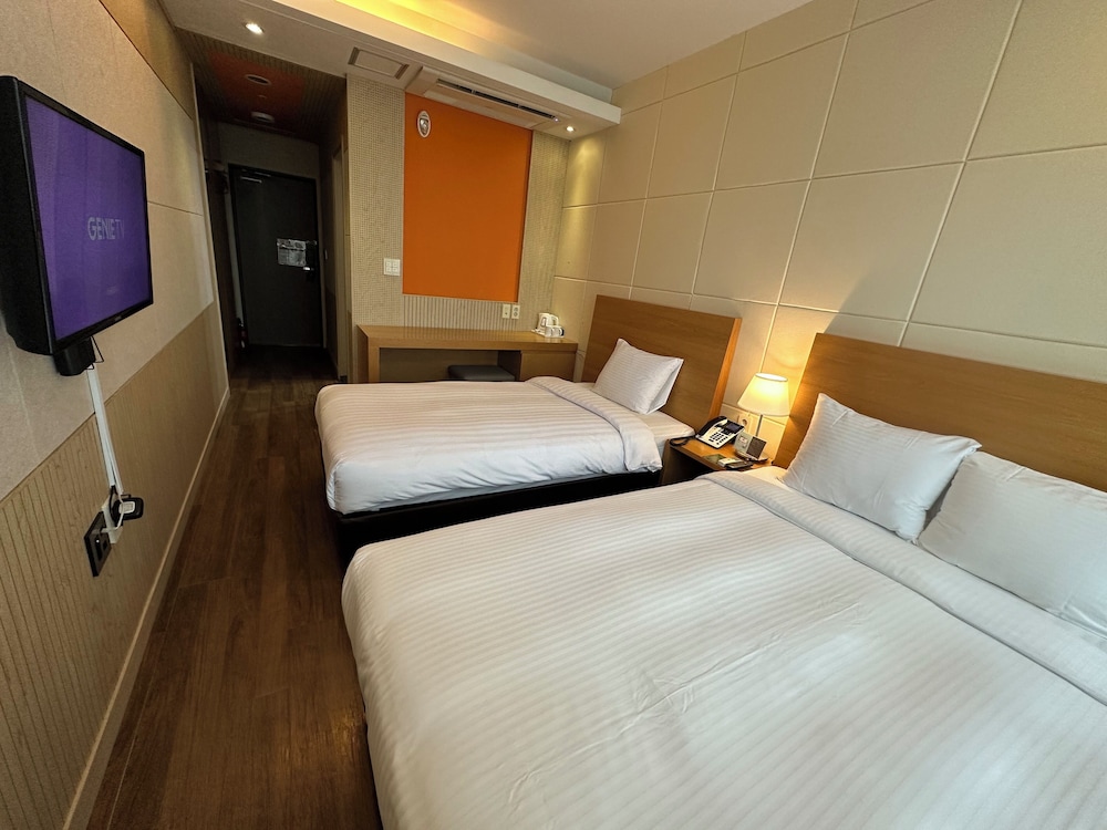 Standard Twin Room photo 3
