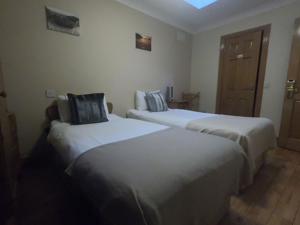Double or Twin Room photo 2
