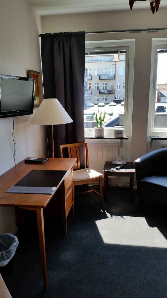 Single Room photo 2