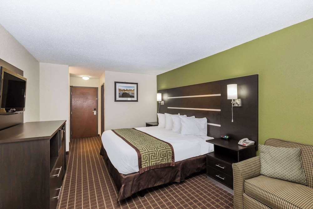Standard Room, 1 King Bed - Photo 1
