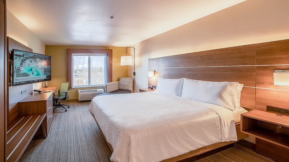 Standard Room, 1 King Bed - Photo 1