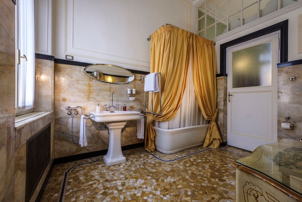 Premier Double Room, 1 Queen Bed, Balcony