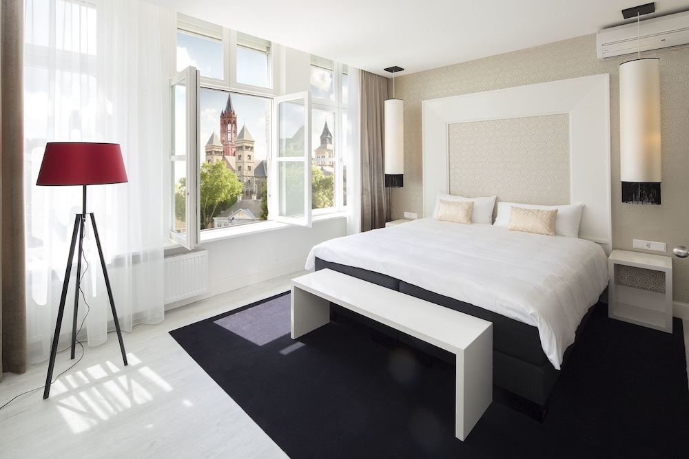Double Room, City View
