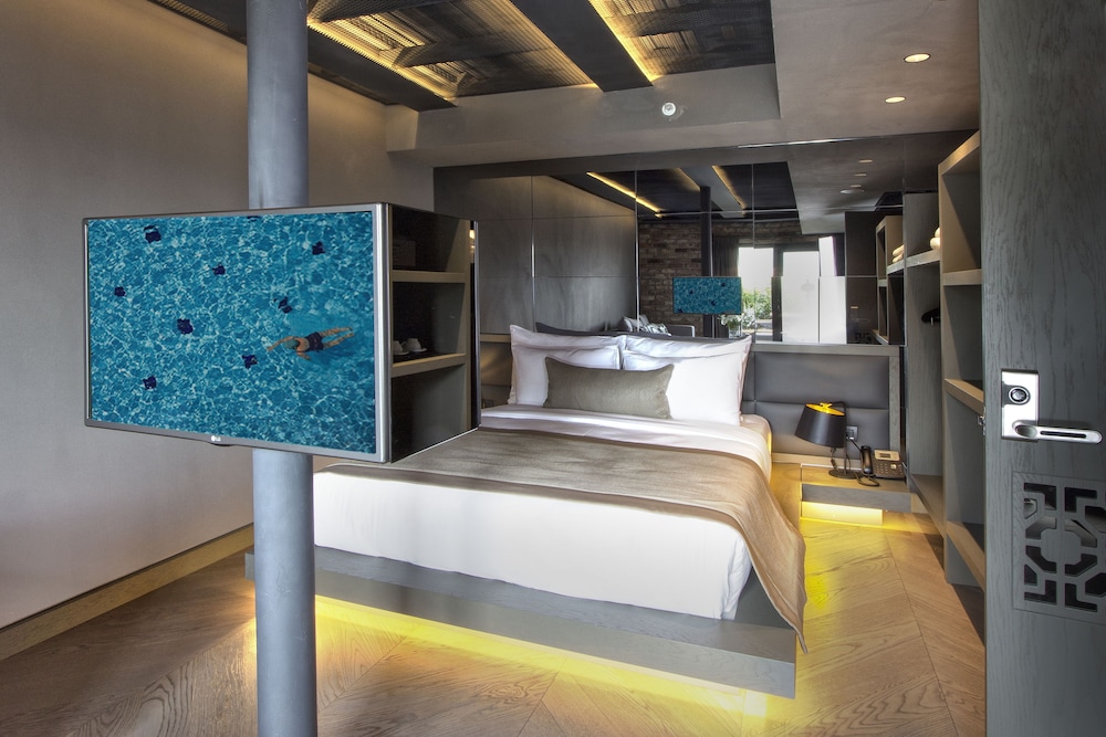 Junior Suite, Jetted Tub photo 3