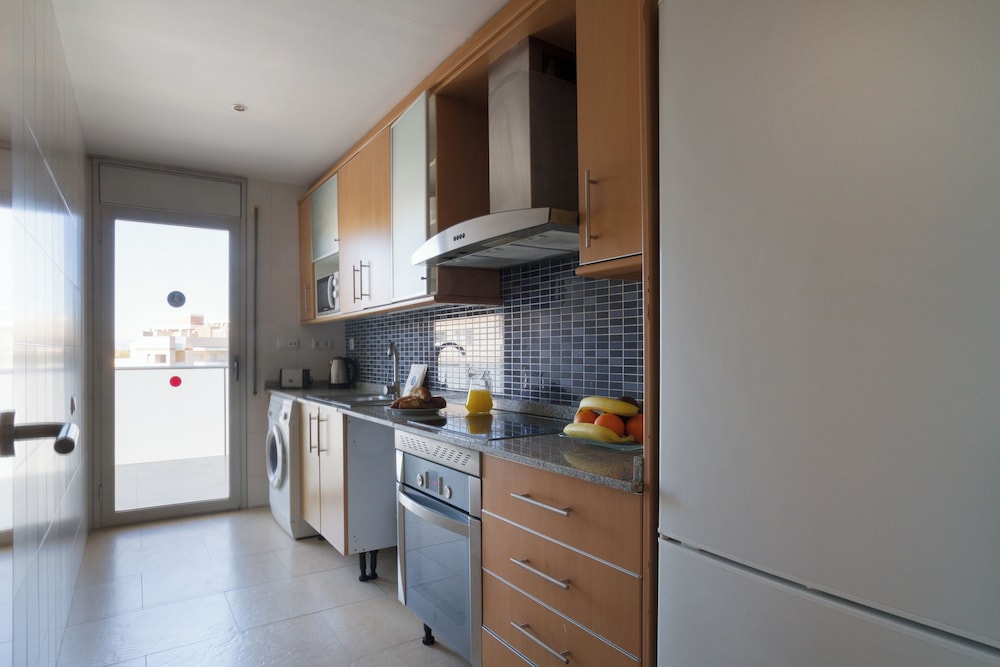 Apartment, 3 Bedrooms - Photo 3