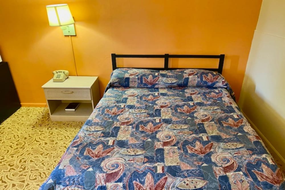 Room, 1 Double Bed, Non Smoking - Photo 1