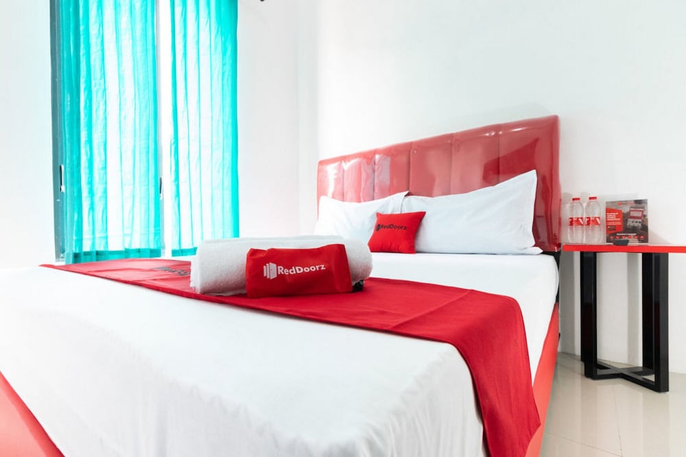 Double Room (RedDoorz)