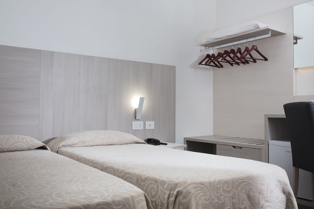 Comfort Double or Twin Room - Photo 16