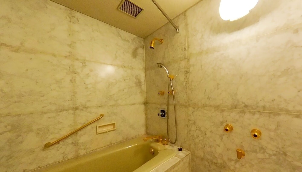 Suite, Non Smoking (Presidential, Twin) - Photo 4