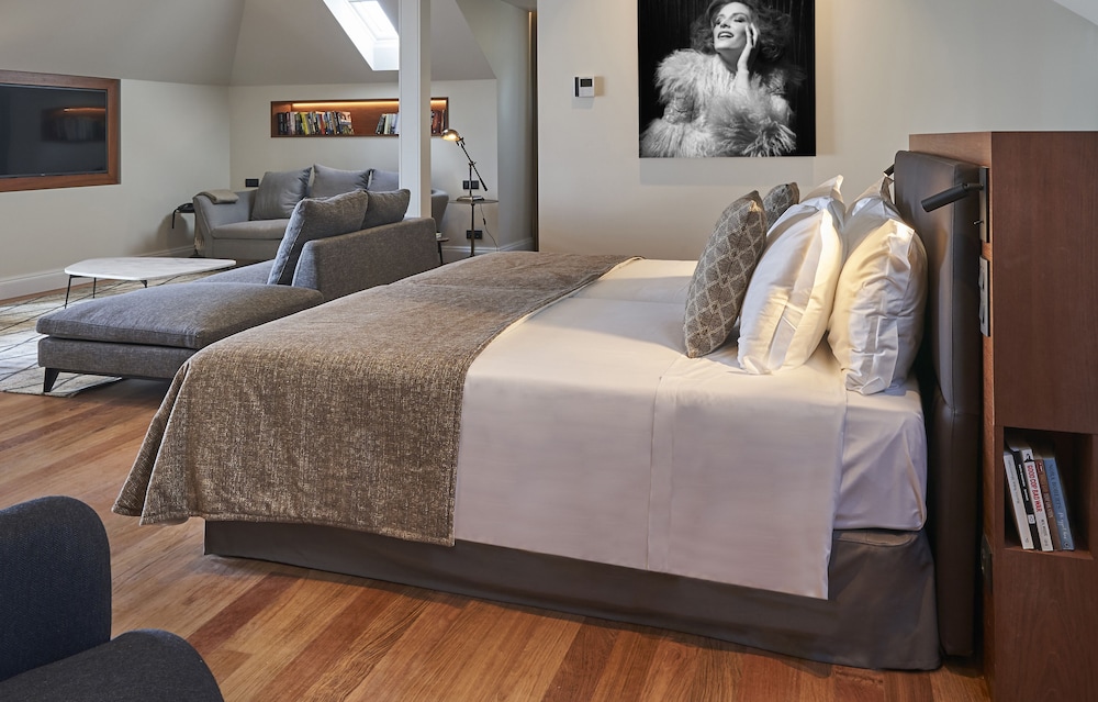 Artistic Suite