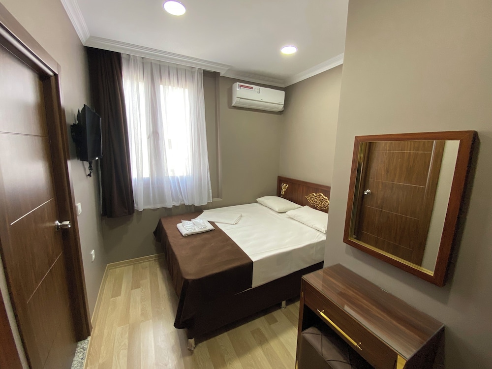 Economy Double Room photo 2