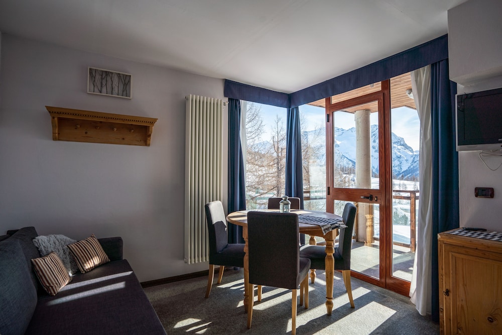 Standard Studio, Balcony, Mountain View