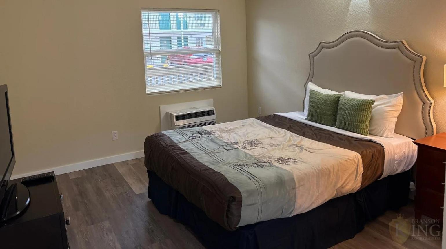 One-Bedroom Suite photo 1
