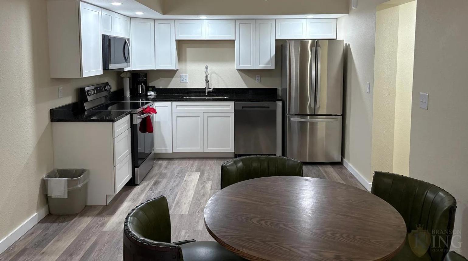 One-Bedroom Suite photo 3