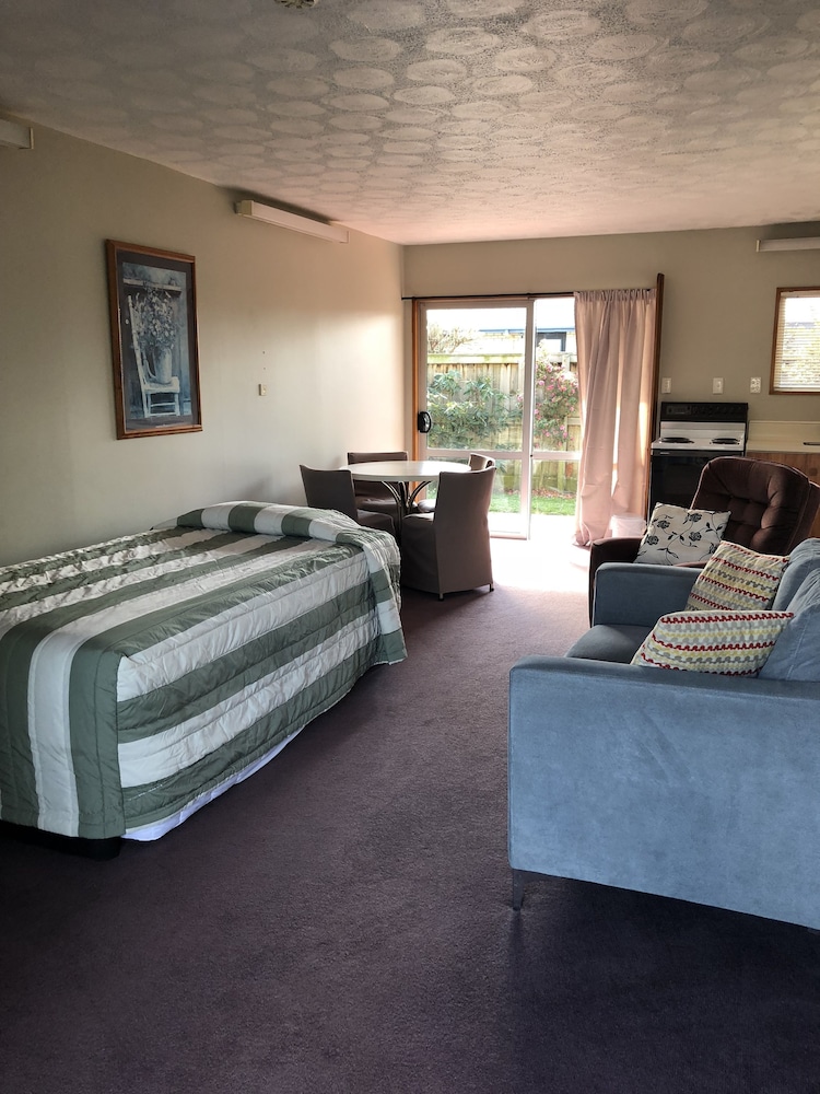 Standard Suite, 1 Bedroom (Wheelchair) photo 3