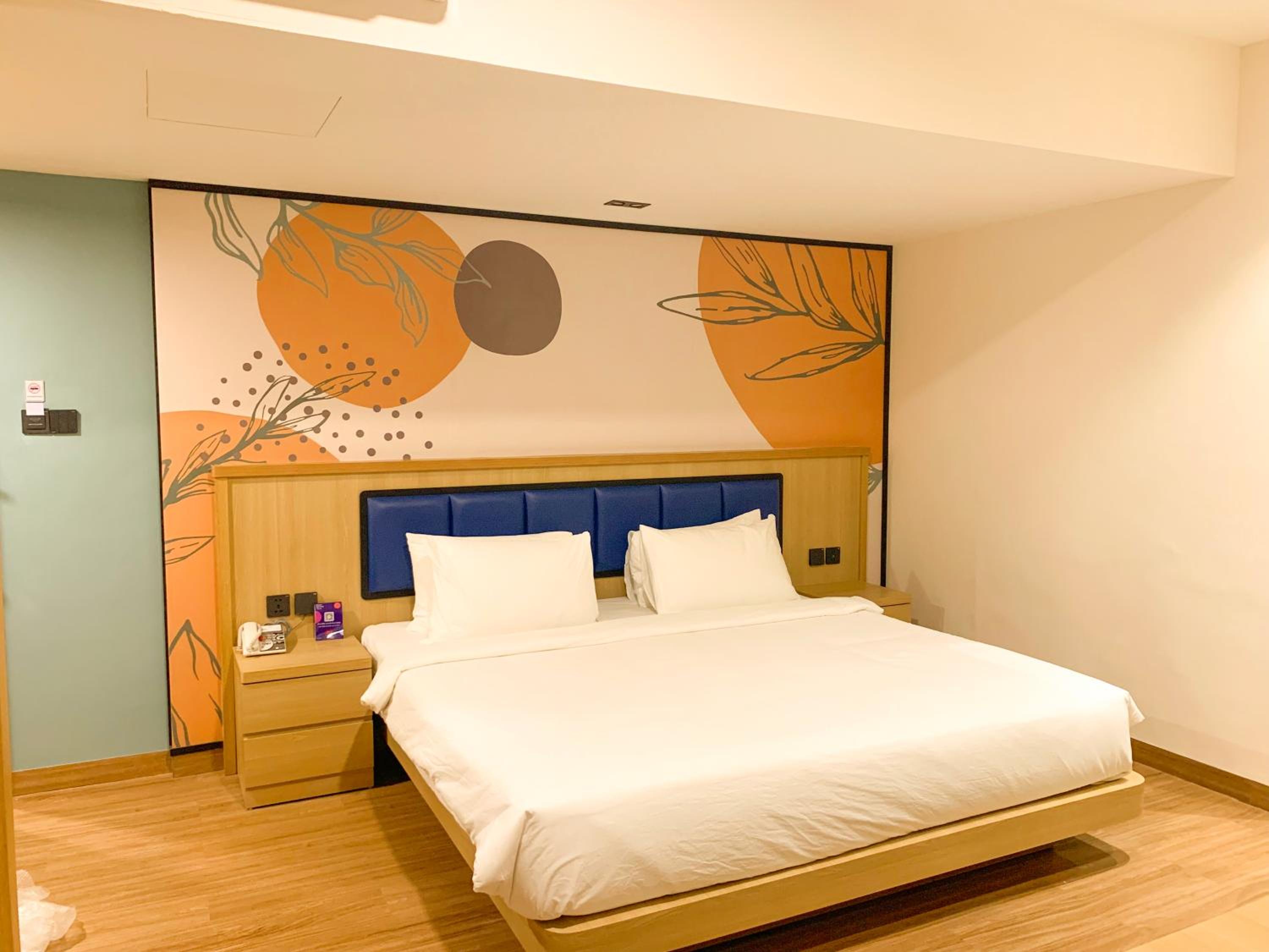 Happy Day Family with Bunk Bed photo 2