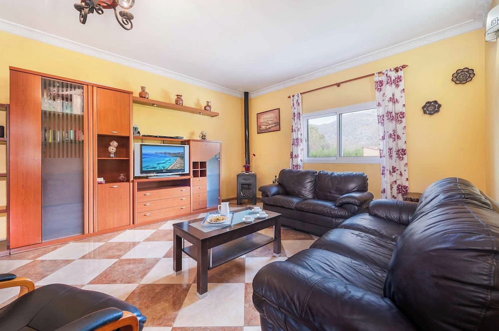 Villa (3 Bedrooms) photo 2