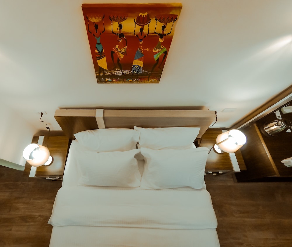 Standard Double Room, City View - Photo 5