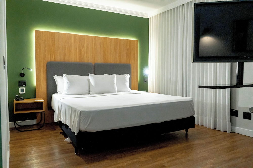 Luxury Suite, 1 King Bed with Sofa bed - Photo 1